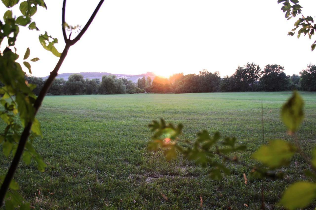 Saint-Germain-Lembron Domaine Des Lilas מראה חיצוני תמונה